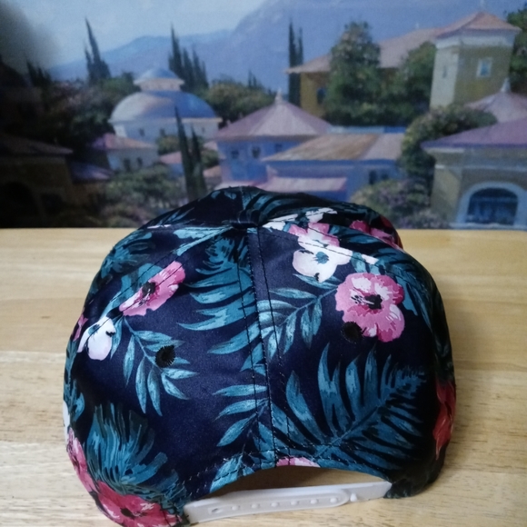 🧢⛵PEACE.LOVE.$$$ CAP⚾⚽🏈🏀🎮 - Picture 8 of 16